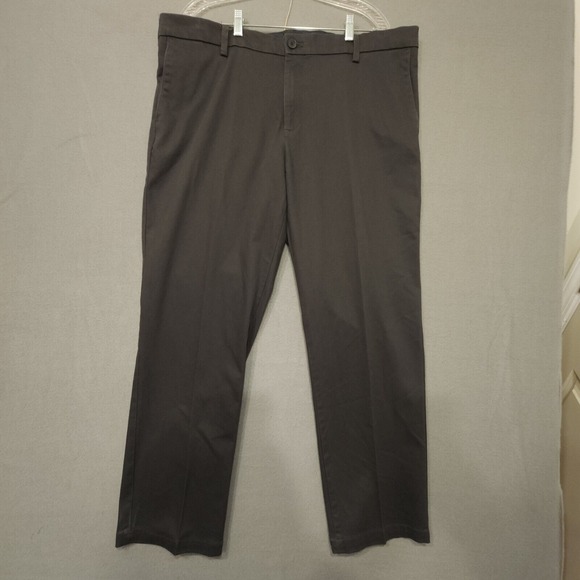 Dockers Straight Mens Signature Gray Khakis Flex Comfort Size‎ 40X30 - Picture 1 of 9